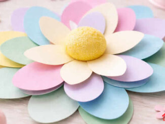 Decoração com Flor Colorida