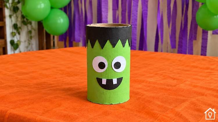 Como fazer Enfeites com Rolo de Papel - Frankenstein