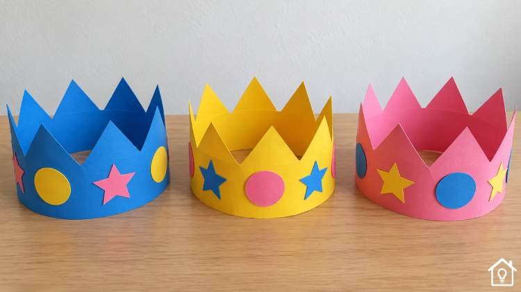 Coroas de papel para fazer com a criançada
