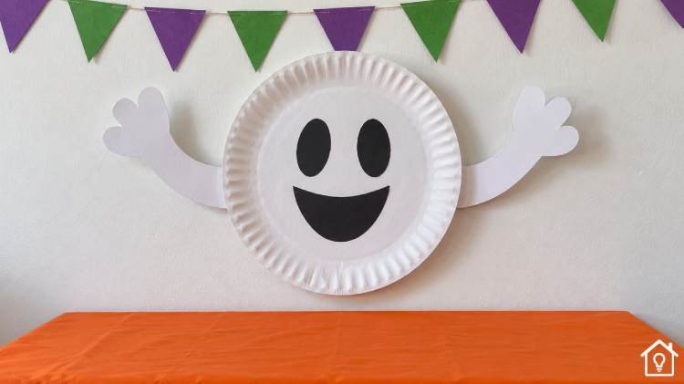 Enteites de Halloween com Pratos Decartáveis